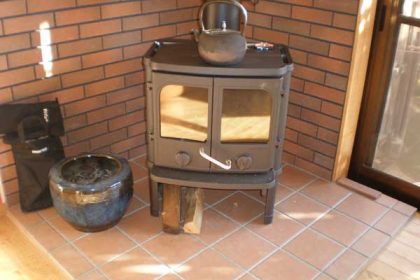岐阜　薪ストーブのある家