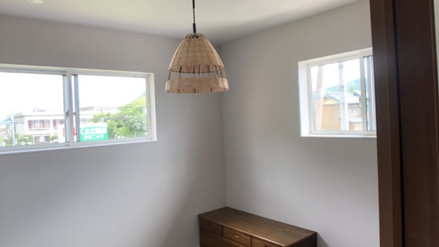 洋間のレトロな照明