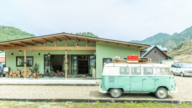 岐阜加藤住建施工事例 注文住宅 塗り壁、木の外観