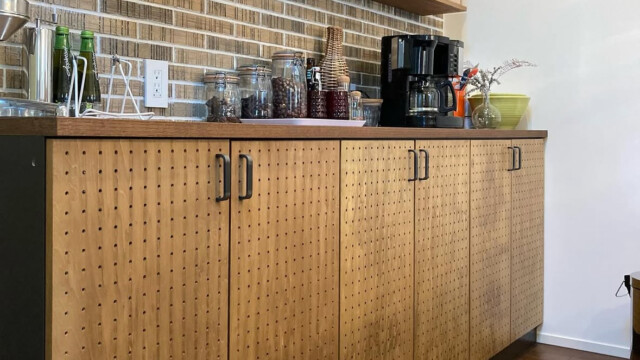 無垢材フローリングと漆喰壁のリビング 岐阜施工事例